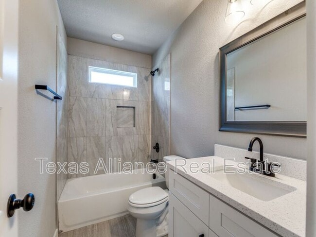 Building Photo - 3628 Frazier Ct