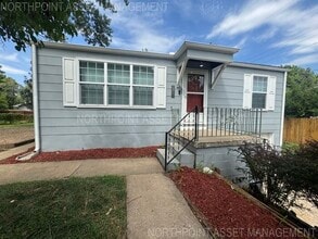 Building Photo - Cozy 2-Bed, 1-Bath with Central Air, Heat ...
