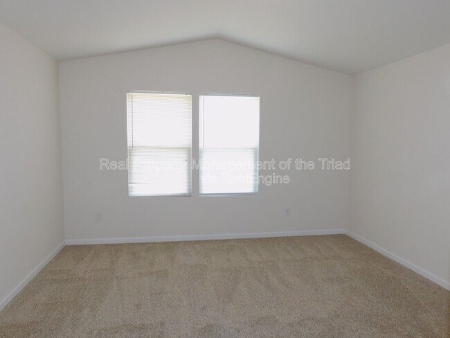 Building Photo - 415 Hidden Brook Ln