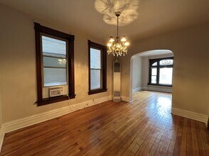 Building Photo - 3 bedroom in Chicago IL 60622