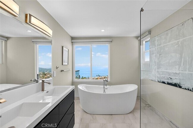 Building Photo - 865 Quivera St