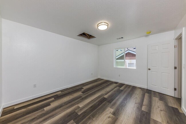 Building Photo - 7872 Jacqueline Way