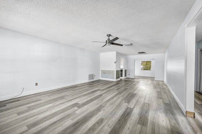 Building Photo - 22674 Family Cir