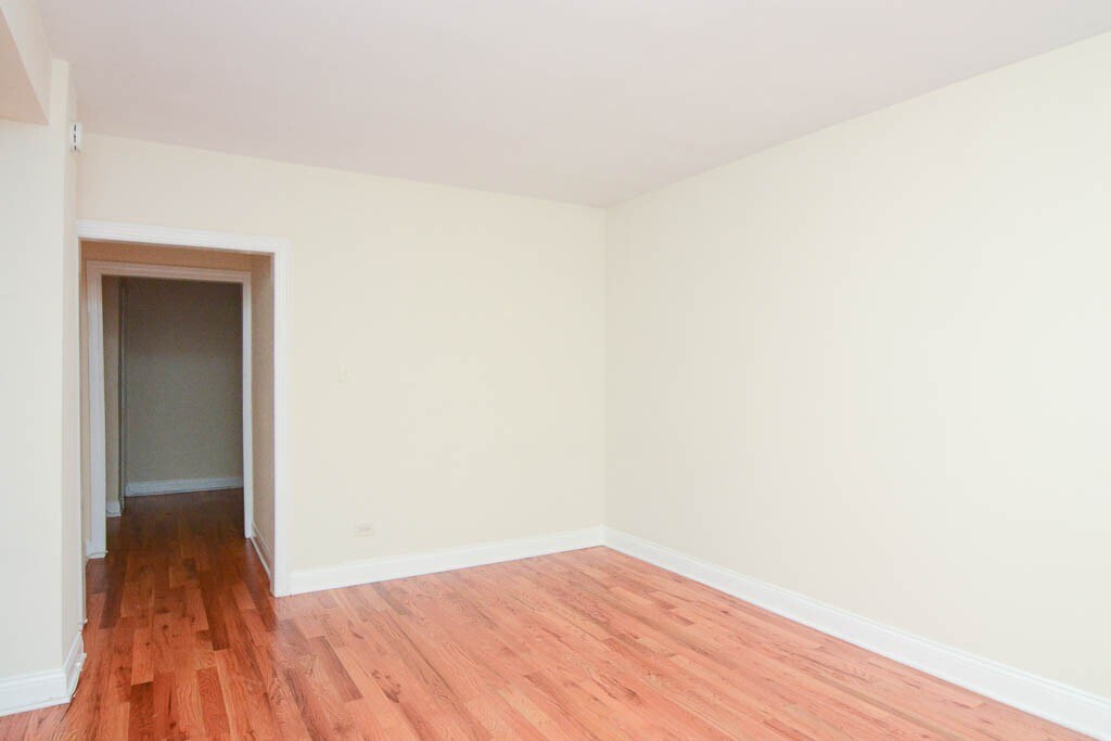 Building Photo - 1350 N Dearborn St