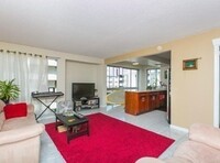 Building Photo - 2 bedroom 2 bath in the hearth of Waikiki!...