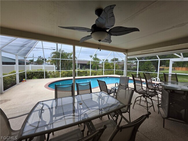 Building Photo - 3624 SW 1st Ave