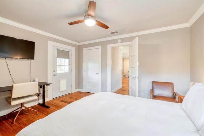 Building Photo - 600 Jetta Ct