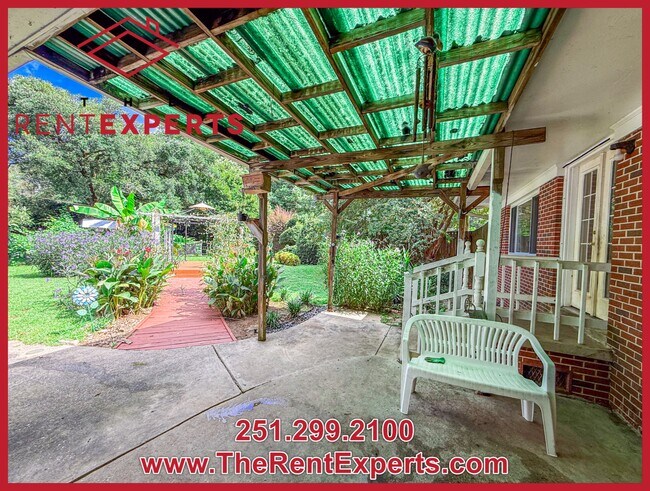Building Photo - 2772 N Grafhill Dr