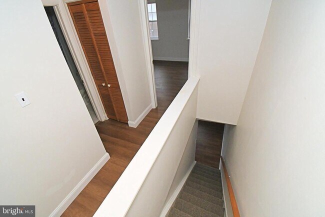 Building Photo - 1554 N Lawrence St