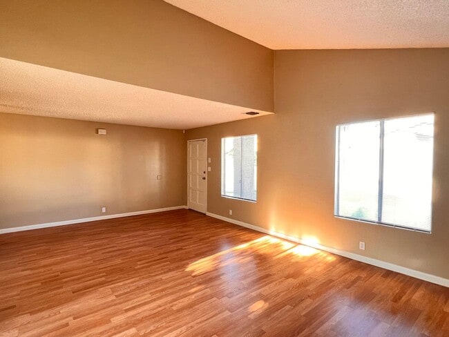 Building Photo - mg2624