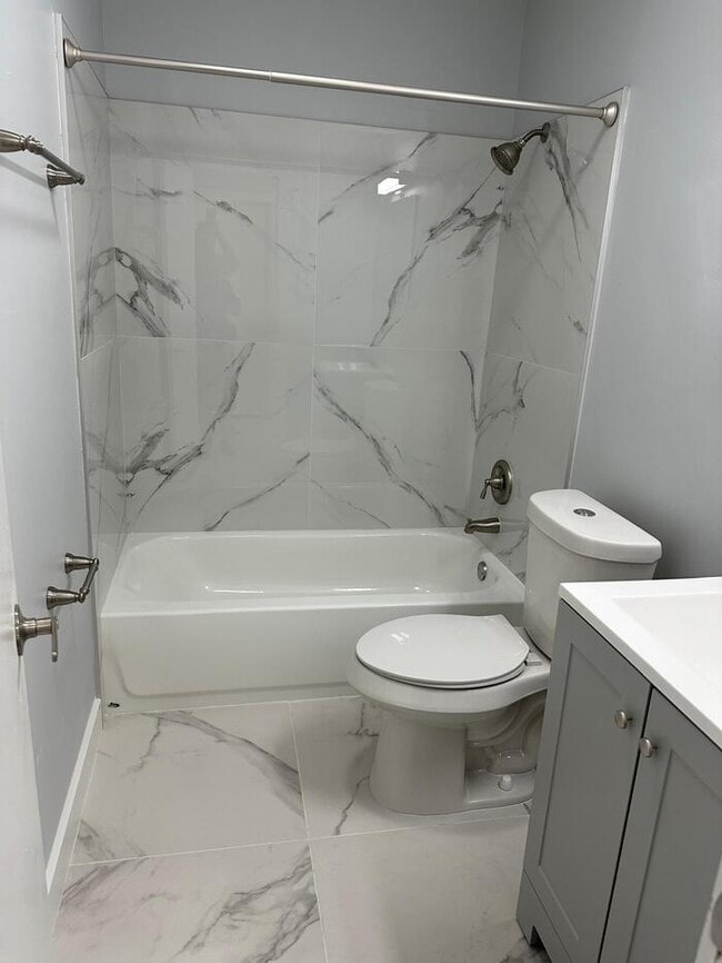 Building Photo - 629 S Scenic Hwy