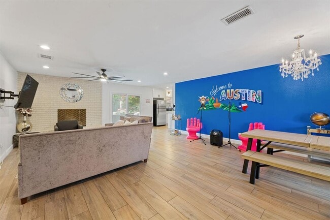 Building Photo - 201 Fairlane Dr