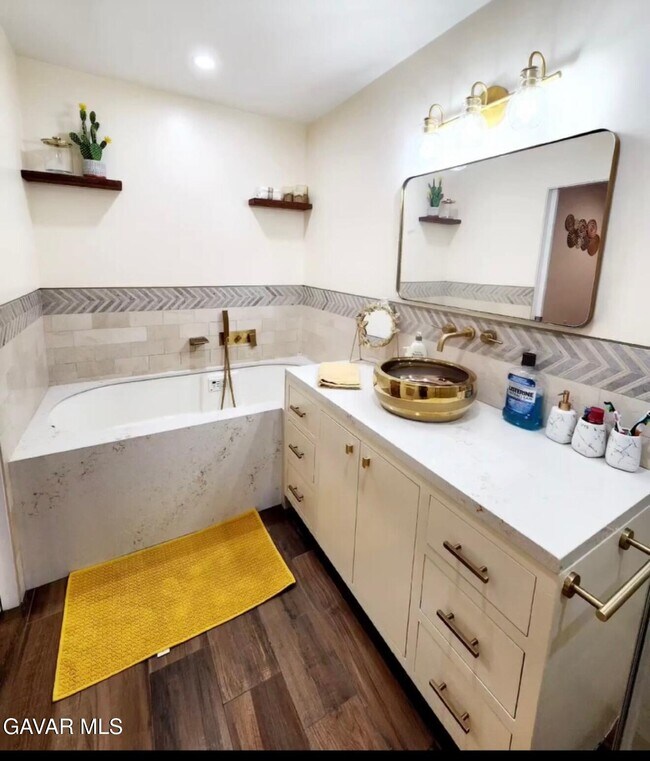 Building Photo - 44637 Cerisa St