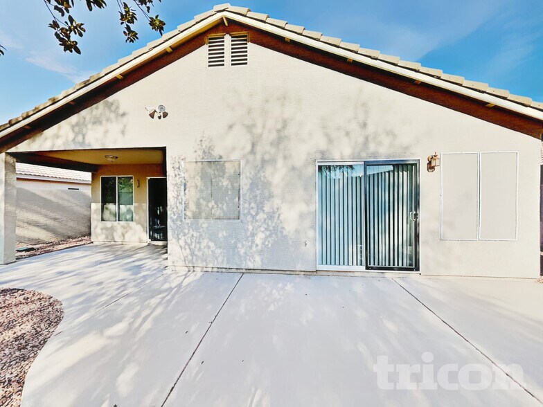 Building Photo - 2031 S Alicia