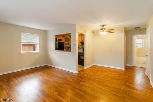 Building Photo - 25 River Rd