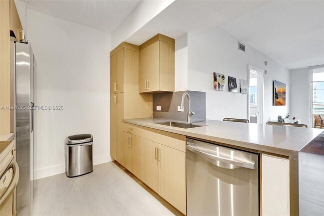 Building Photo - 18800 NE 29th Ave