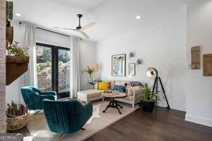 Building Photo - 2328 Mason Dr