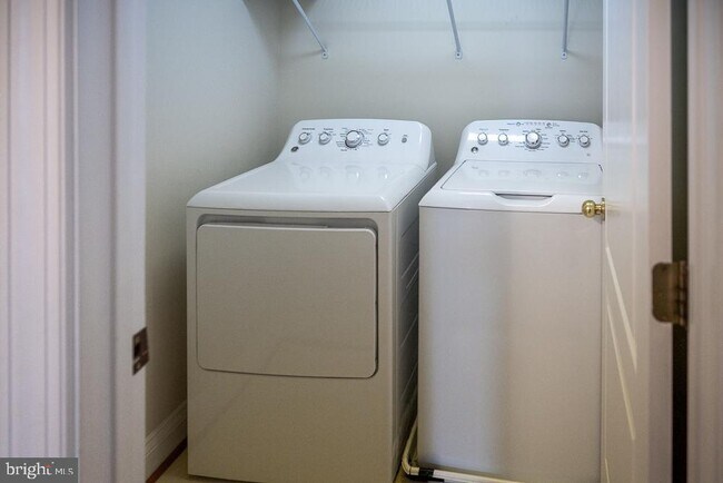 Building Photo - 5115 Grimm Dr