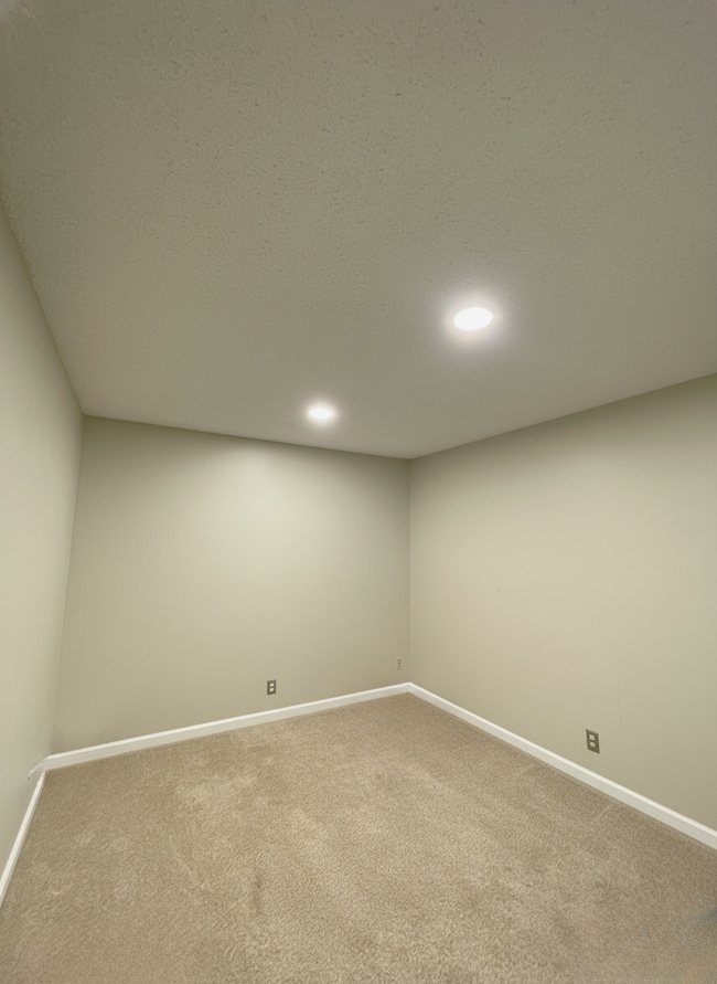 Building Photo - 1061 Mohr Ln