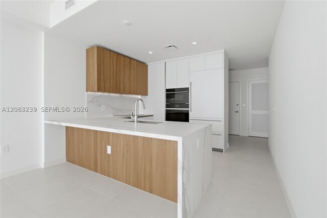 Building Photo - 1400 Biscayne Blvd