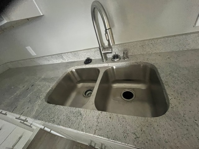 Building Photo - 14 Crest Ln