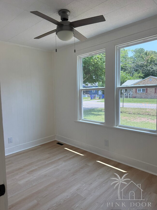 Building Photo - 2611 Ranger Dr
