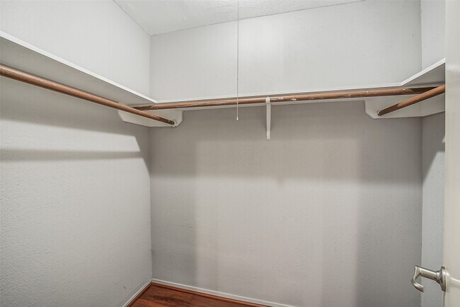 Building Photo - 12980 Greenway Chase Ct