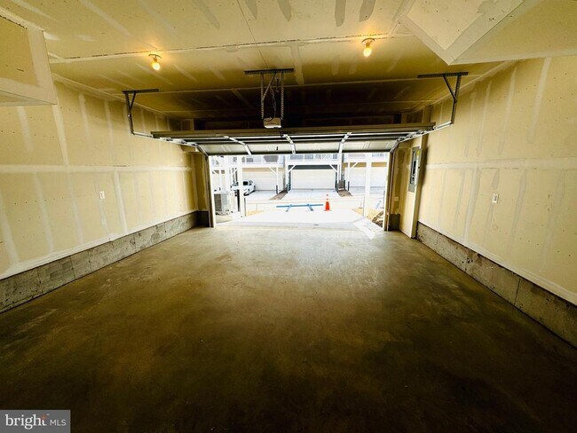 Building Photo - 12 BROOKFIELD Mews