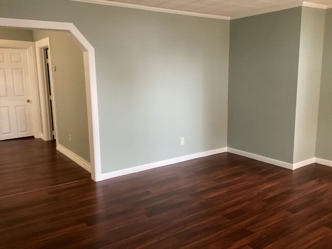 Building Photo - 224 W North St