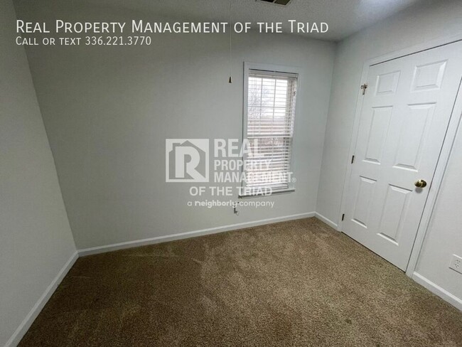 Building Photo - *Move in Special* Welcome to this spacious...