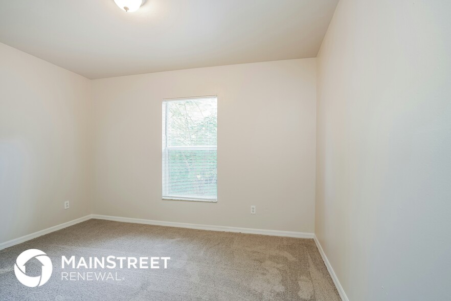 Building Photo - 725 Kari Cir