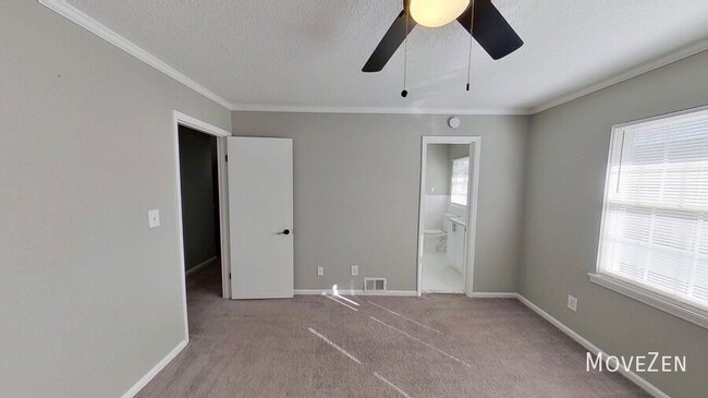 Building Photo - 422 Muirs Chapel Rd