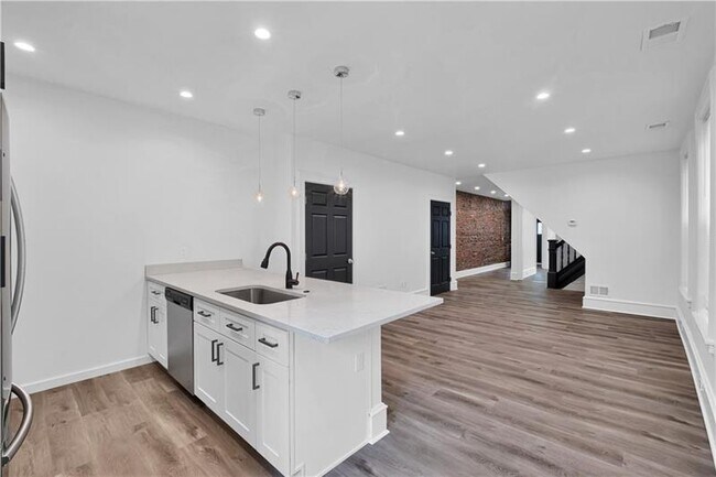 Building Photo - 3219 Kennett Sq