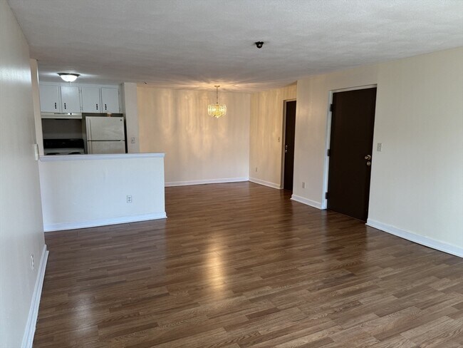 Building Photo - 23 North Ave