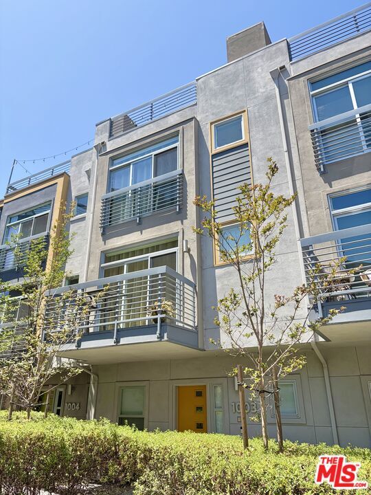 Building Photo - 2753 Waverly Dr