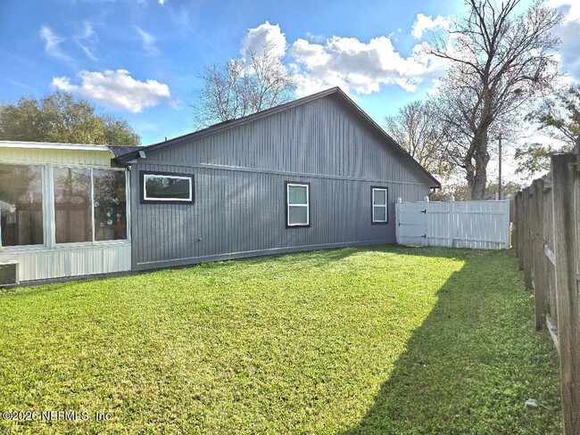 Building Photo - 6931 Cane Grass Ln E