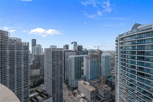 Building Photo - 300 Biscayne Blvd Way