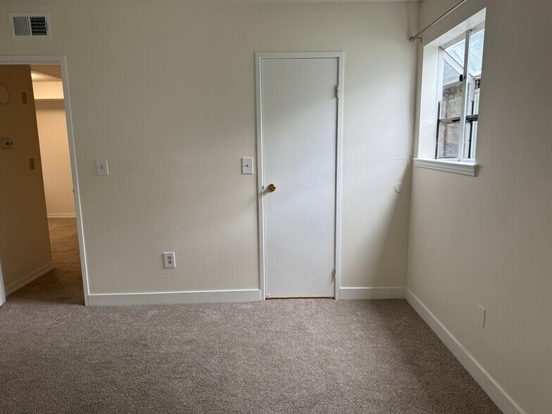 Building Photo - 1766 S Pitkin Cir