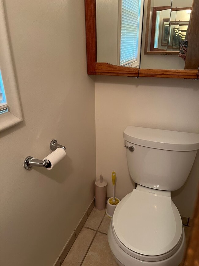 Building Photo - Charming 4-Bed, 1.5-Bath Home on the Outsk...
