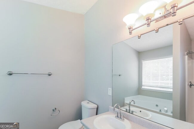 Building Photo - 505 Brewer Dr