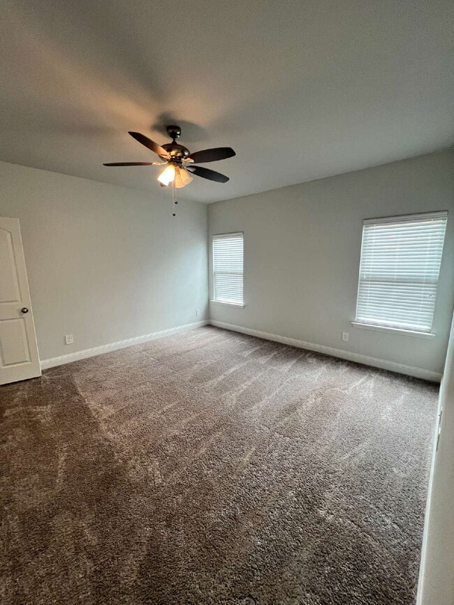 Building Photo - 688 Navasota Dr