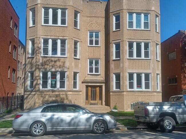 Primary Photo - 7307 S Bennett Ave