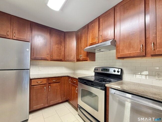 Building Photo - 17 Rockfield Dr