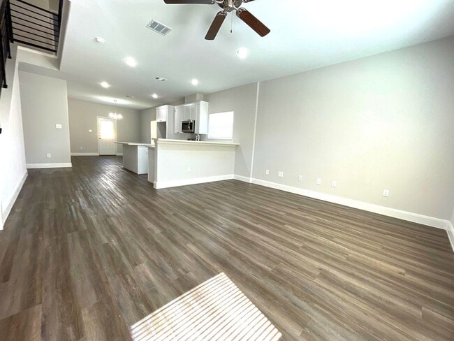 Building Photo - 9327 Camay Dr