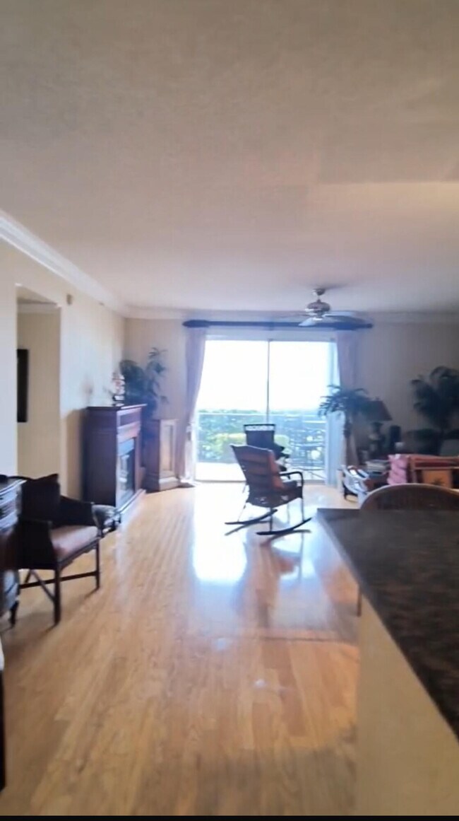 Building Photo - 1801 N Flagler Dr