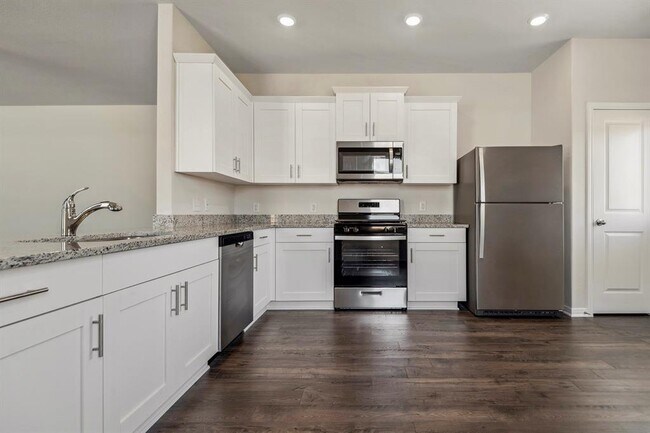 Building Photo - 16422 Blossom Grv Dr