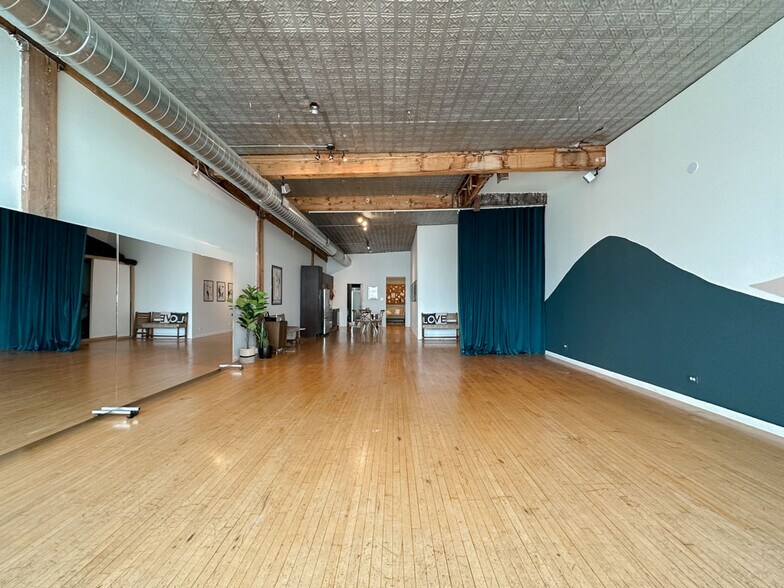 Building Photo - 2412 W North St