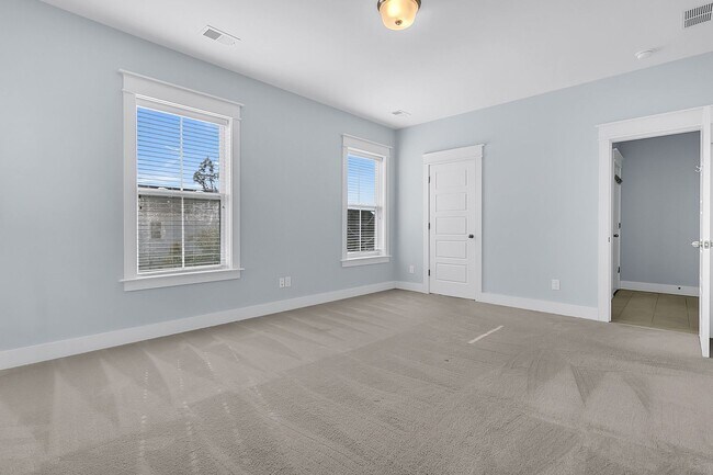 Building Photo - Gorgeous Carolina Park Home on a Corner Lot