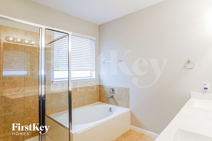 Building Photo - 6522 Claire Brook Dr
