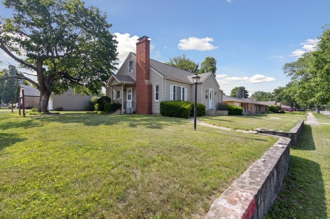Building Photo - 504 Roland Ave